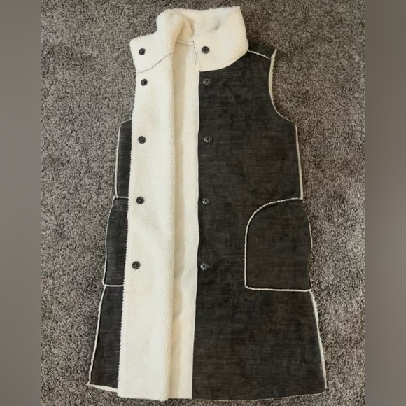 Dylan Los Angeles faux fur shearling lined long vest with pockets in dark grey. - Picture 4 of 16